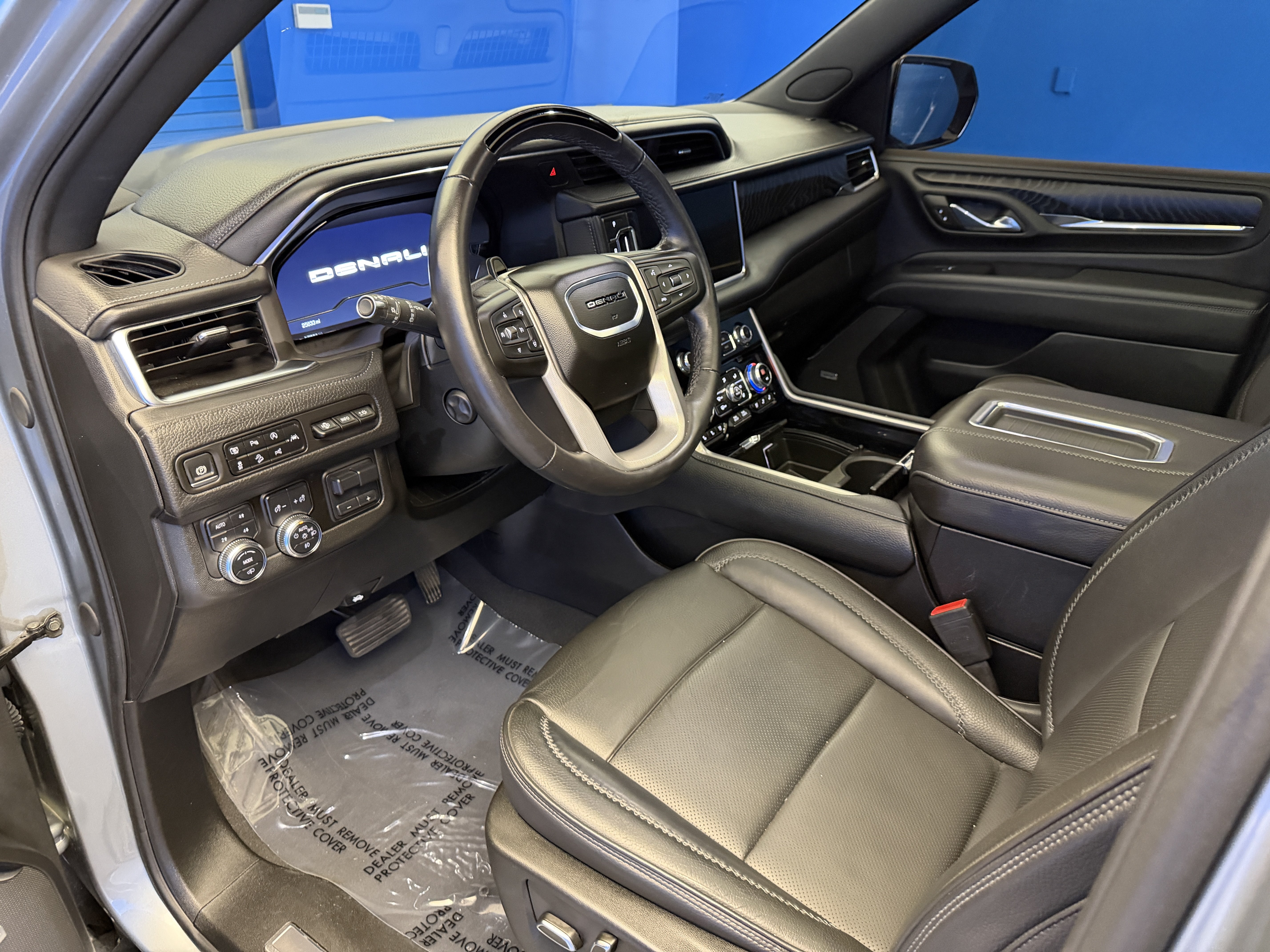 Used 2024 GMC Yukon XL Denali w/ Denali Reserve Package AWD/4WD image 13