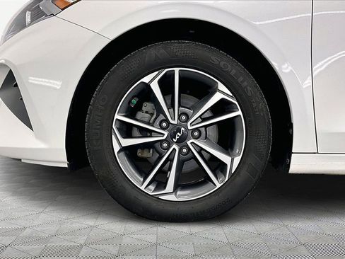 Used 2024 Kia Forte LXS w/ LXS Technology Package image 9