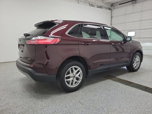 Certified 2023 Ford Edge SEL w/ Convenience Package AWD/4WD image 3
