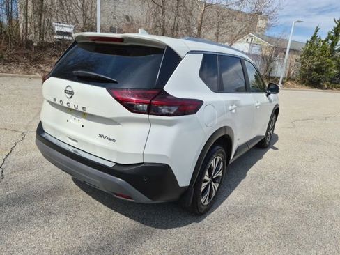 Used 2023 Nissan Rogue SV w/ SV Premium B Package image 8