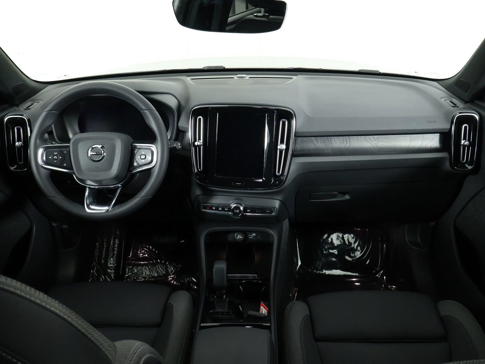 Certified 2023 Volvo XC40 Recharge Core w/ Protection Package Premier AWD/4WD image 7