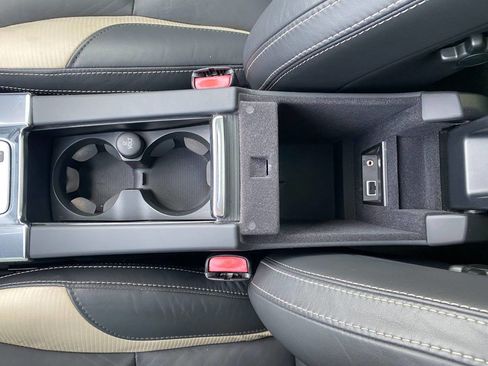 Used 2012 Volvo XC60 T6 R-Design Platinum image 17