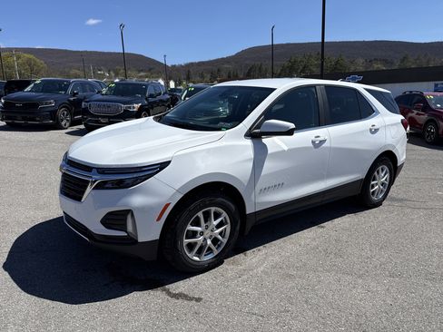 Used 2023 Chevrolet Equinox LT w/ LPO, Floor Liner Package image 6