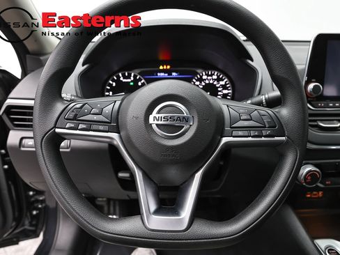 Used 2022 Nissan Altima 2.5 SV FWD image 10