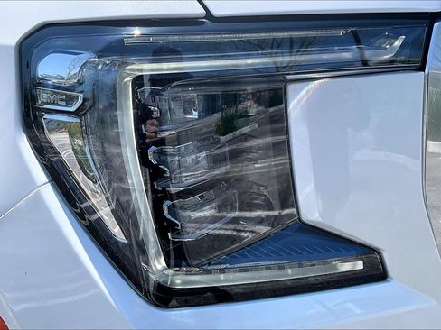Used 2024 GMC Yukon Denali AWD/4WD image 25