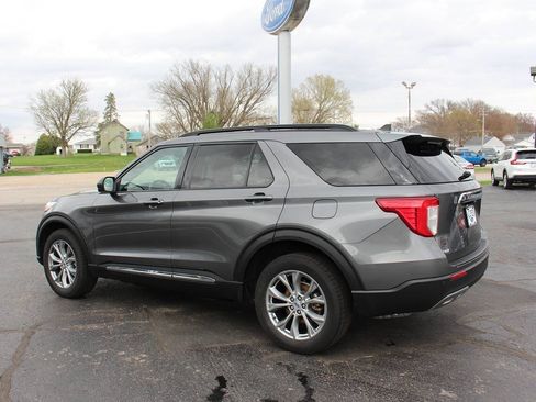 Used 2022 Ford Explorer XLT w/ Equipment Group 202A image 2