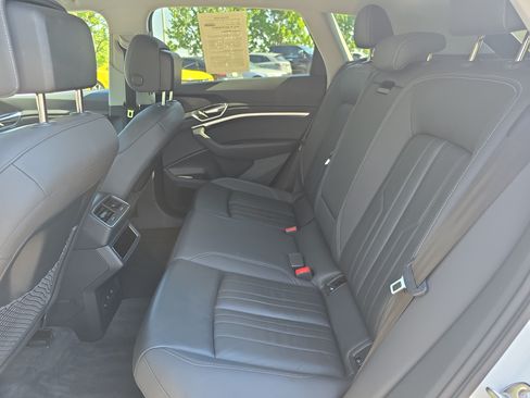 Used 2021 Audi e-tron Premium w/ Towing Package AWD/4WD image 13