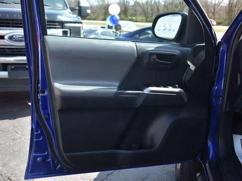 Used 2022 Toyota Tacoma SR5 w/ Black Out Package (TMS) image 11