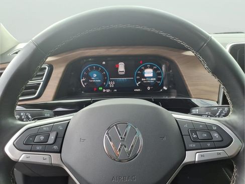 Used 2024 Volkswagen Atlas SE AWD/4WD image 20