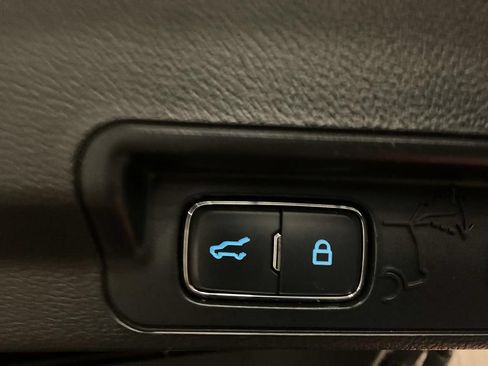 Used 2024 Ford Explorer XLT w/ Equipment Group 202A AWD/4WD image 15