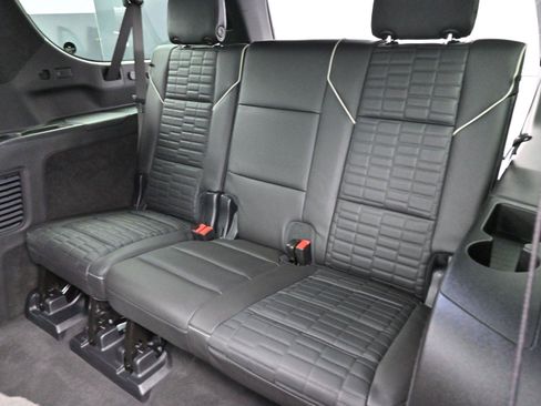 Used 2025 Cadillac Escalade ESV Sport Platinum image 40