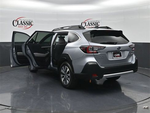 Used 2023 Subaru Outback Limited image 31