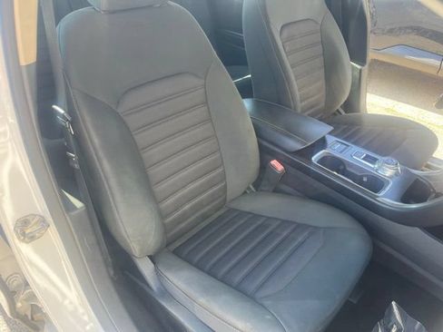 Used 2018 Ford Fusion SE FWD image 40