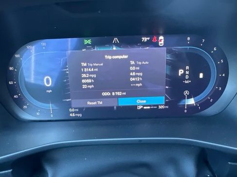 Certified 2025 Volvo XC40 B5 Plus AWD/4WD image 24