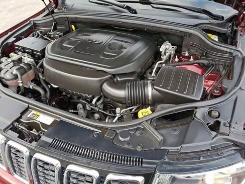 Used 2019 Jeep Grand Cherokee Laredo image 32