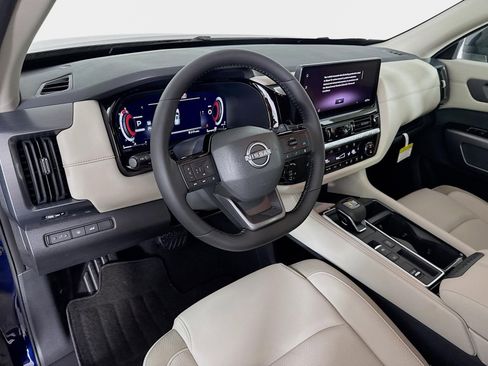 New 2026 Nissan Pathfinder SL image 9