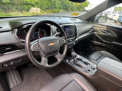 Used 2023 Chevrolet Traverse LT w/ LT Premium Package AWD/4WD image 10