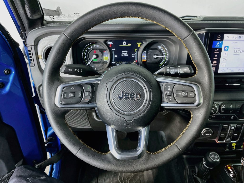 Used 2024 Jeep Wrangler Unlimited Sahara w/ Dual Top Group AWD/4WD image 14