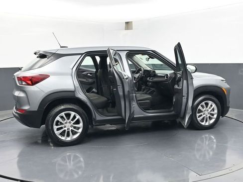 Used 2024 Chevrolet TrailBlazer LS FWD image 46