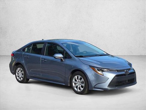 Used 2024 Toyota Corolla LE FWD image 3