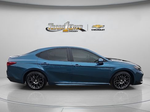 Used 2025 Toyota Camry SE image 9