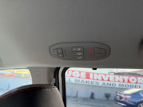 Used 2019 Kia Sedona EX FWD image 19