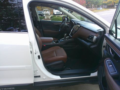 Used 2022 Subaru Outback Touring XT image 32