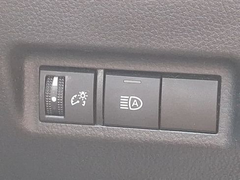Used 2022 Toyota RAV4 LE FWD image 24