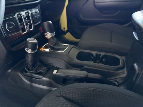 Used 2023 Jeep Wrangler Unlimited Sport image 20