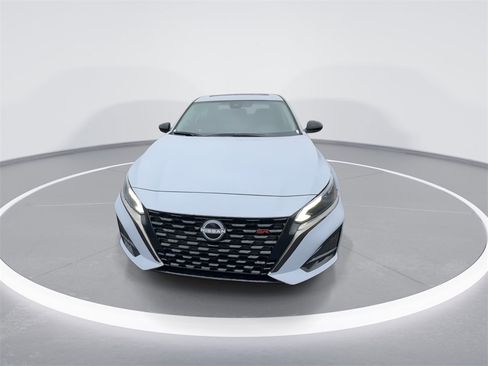 New 2025 Nissan Altima 2.5 SR image 3