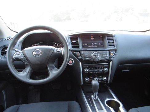 Used 2017 Nissan Pathfinder S FWD image 6