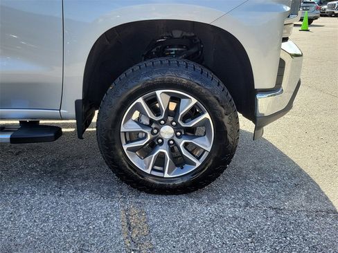 Used 2021 Chevrolet Silverado 1500 LT image 16