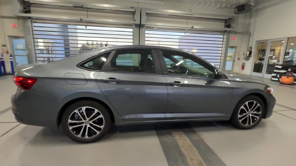 Used 2023 Volkswagen Jetta Sport FWD image 11