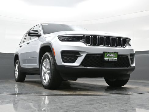 New 2026 Jeep Grand Cherokee Laredo image 17