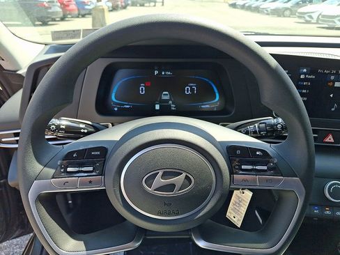 New 2026 Hyundai Elantra SE FWD image 13