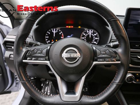 Used 2023 Nissan Altima 2.5 SR w/ SR Premium Package FWD image 10