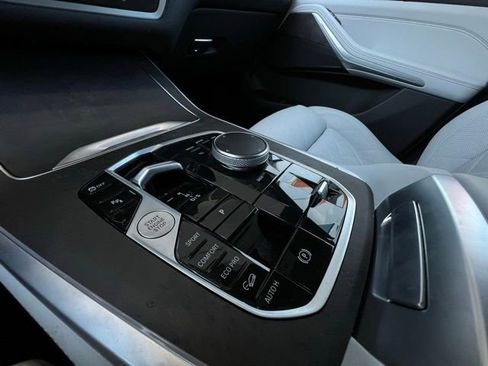 Used 2023 BMW X7 xDrive40i w/ M Sport Package image 17