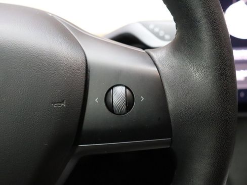 Used 2023 Tesla Model 3 Standard Range image 42