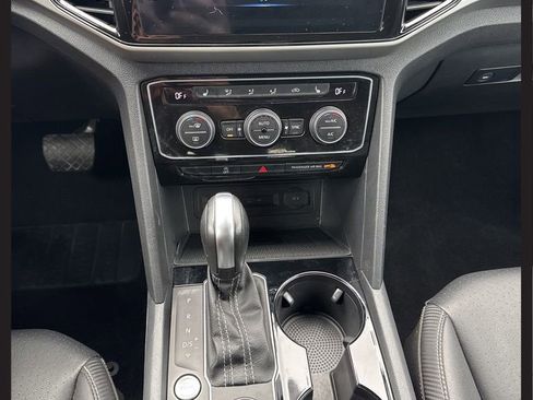 Used 2023 Volkswagen Atlas Cross Sport SE w/ Black Wheel Package image 30