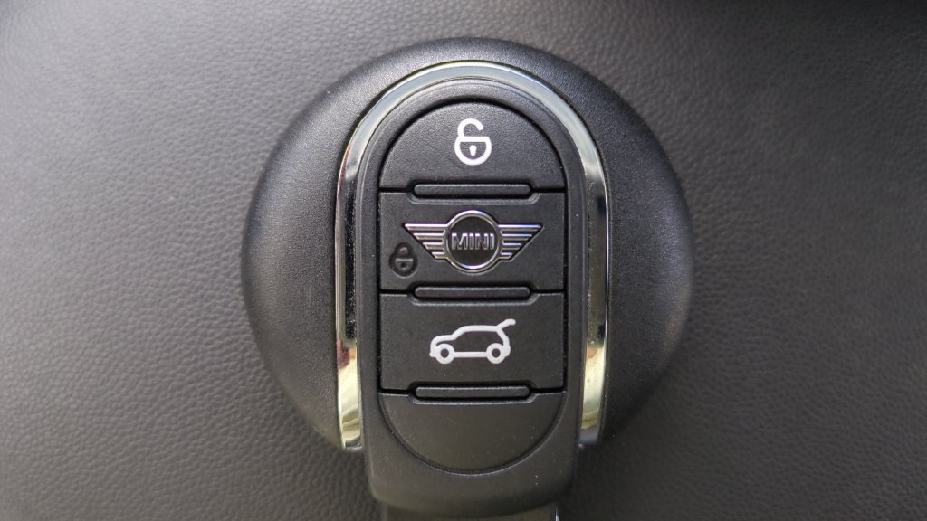 Used 2024 MINI Cooper S w/ Signature Upholstery Package FWD image 28