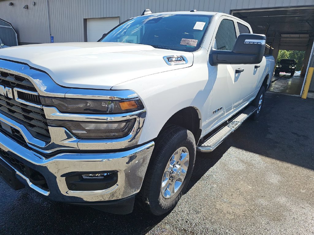 Used 2025 RAM 2500 Big Horn AWD/4WD image 2
