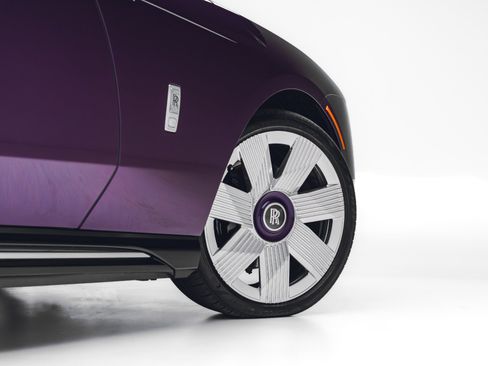 Used 2024 Rolls-Royce Spectre w/ Spectre Launch Package AWD/4WD image 16