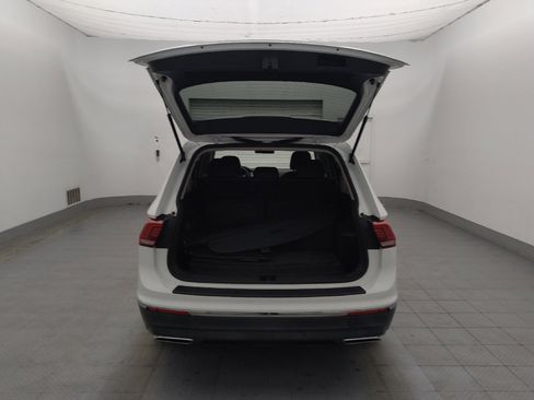 Used 2020 Volkswagen Tiguan SE image 29