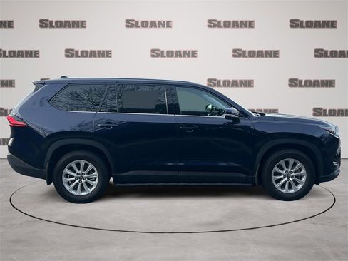 Used 2024 Toyota Grand Highlander XLE image 6