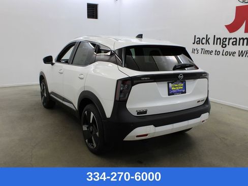 New 2026 Nissan Kicks SR image 2