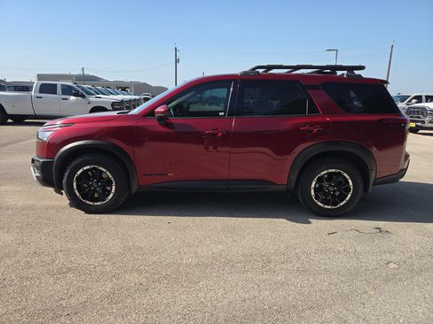 Used 2023 Nissan Pathfinder Rock Creek AWD/4WD image 6