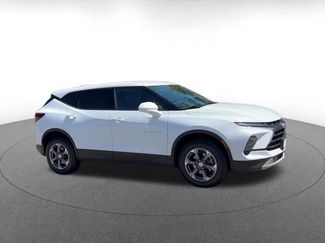 Used 2025 Chevrolet Blazer LT FWD video 2