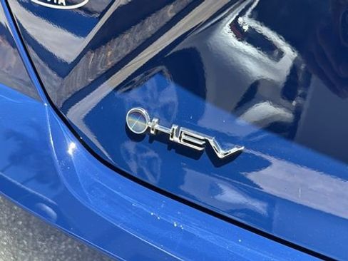 Used 2025 Toyota Camry LE image 7