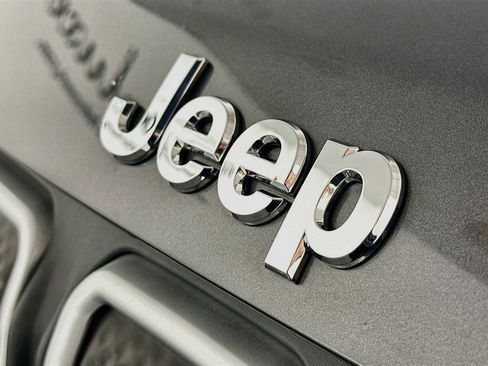 Used 2022 Jeep Compass Latitude w/ Convenience Group AWD/4WD image 35