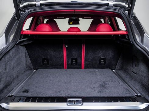 New 2026 Aston Martin DBX 707 image 32